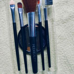 Huda Beauty Make Up Brush