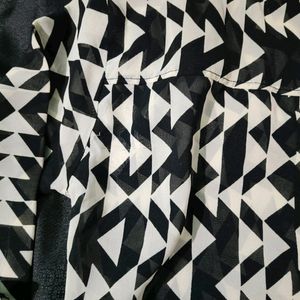 Vero Moda Geometric Shaped Black And White L Size