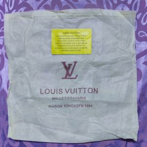 Brand New Louis Vuitton Multi Pouchtte Sling Bag..