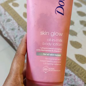 DOVE SHIMMER LOTION (International)