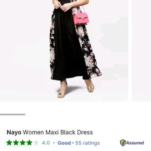 Black maxi dress with round neck and 3/4 sleeves