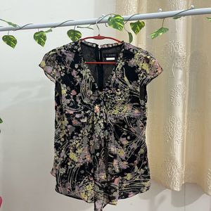 Floral top With Tie Detail