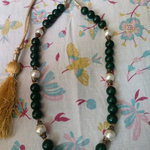 Green N White Pearl Set