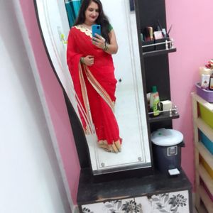 Women red Saree