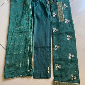 Embroided Kurta Pant With Dupatta Like New