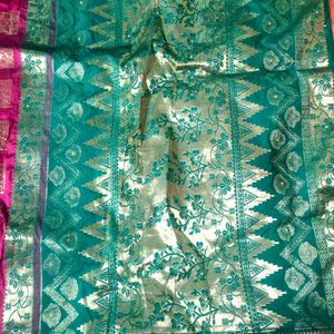 A Beautiful Elegant Design Silk Saree With Blouse