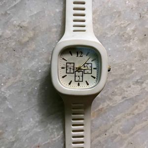 Analog Wrist Watch (White Colour)