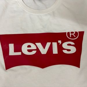 Levis Tshirt Size L