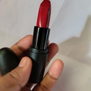 Faces Canada Jungle Red Lipstick