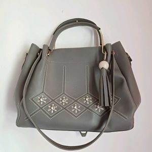 Grey Handbag 👜