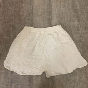 white linen shorts