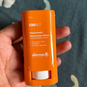 The Derma Co Hyaluronic Sunscreen Stick