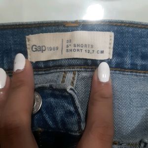 Gap Shorts .