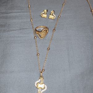 Pendent Set