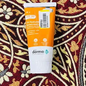 (80 g) The Derma Co Sunscreen SPF 50 PA++ ++1%