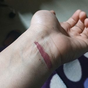 Weightless Matte Mousse Lip And Cheek Color