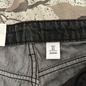 New H&M Shorts US 8 Size