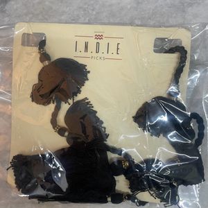 Indie Necklace - New Condition