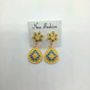 Sale 30 Rs Off Pack Of 12 Earrings