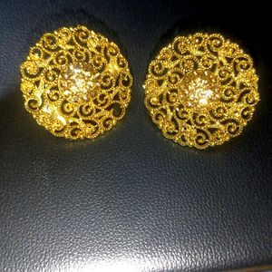 DAZZLING IMITATION EAR STUDS