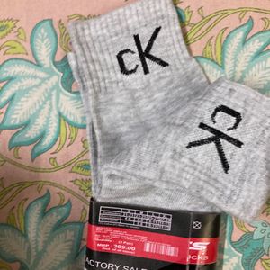 3 Calvin Kleinn Socks Free Size