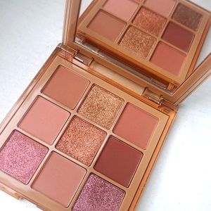 Huda Beauty Nude Medium Eyeshadow Pallete