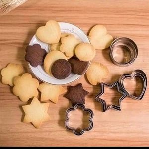 COOKIES CUTTER -8 PCS