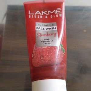 Lakme Strawberry 🍓 Face Wash Branded