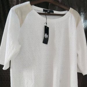 T-shirt With Round Neck And Half Sleeve..