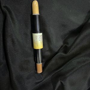 Contour And Concealer Sticks 2 In One.