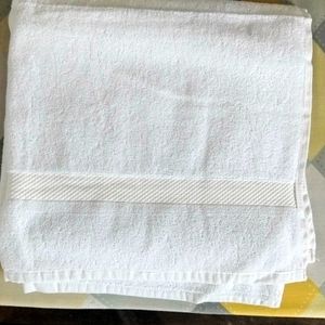 Set Of 2 Bath Towels White Color Pure Cotton