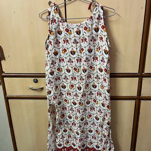 Sleeveless White Kurti