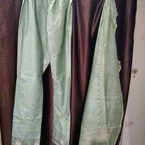 PAKISTANI KURTI SET