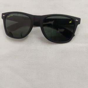 Fastrack Wayfarer Sunglasses ( BLACK)