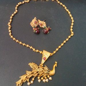 Peacock Design Necklace With Pearl