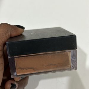 Huda Beauty Setting Powder