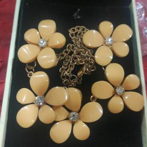 Flower Neckpiece