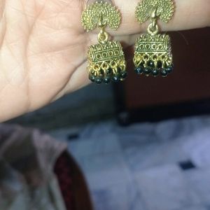 Small Earing With Beautiful Design