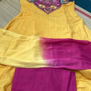 2 Anarkali Suit Set For Grabs