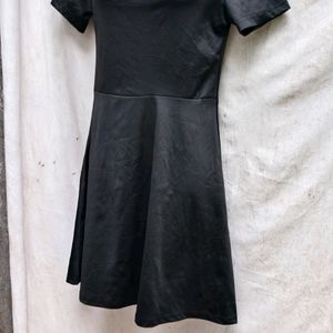 4.18.8 CUTE BLACK DRESS