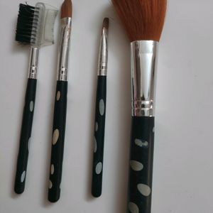 Women's Kajal 👁️‍🗨️ branded And Make-up Brushes