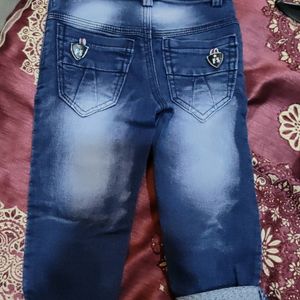 KIDS BOY JEANS IN NEW CONDITION