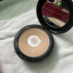 M.A.C Studio Fix Powder Plus Foundation -C40 (15g)