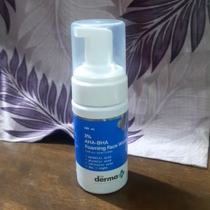 Derma Co 3% AHA-BHA Face Wash