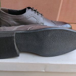 Size 6 Leather Shoe