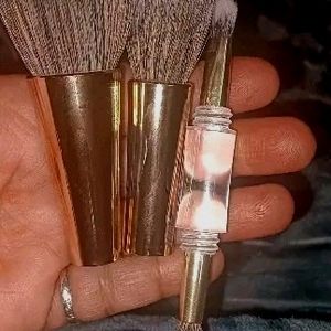 4 In 1 Makeup Brushes