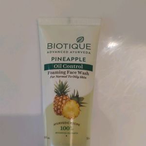 Biotique Pineapple Oil Control Face Wash