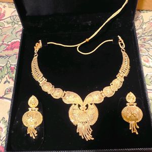 Golden Necklace Set Earrings