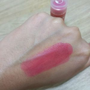 The body Shop Swipe It Lip Balm - Strawberry