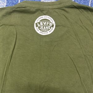 Levi’s Tshirt